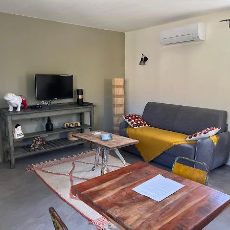 Studio Dans Les Alpilles Lägenhet Fontvieille Exteriör bild