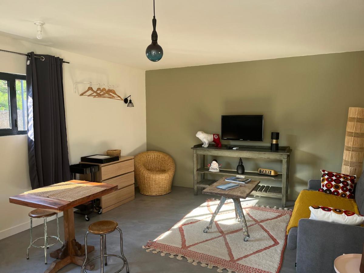 Studio Dans Les Alpilles Lägenhet Fontvieille Exteriör bild