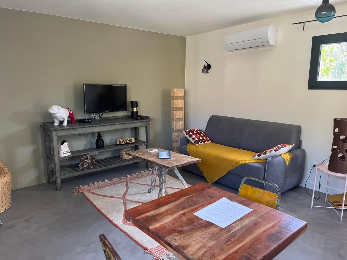 Studio Dans Les Alpilles Lägenhet Fontvieille Exteriör bild